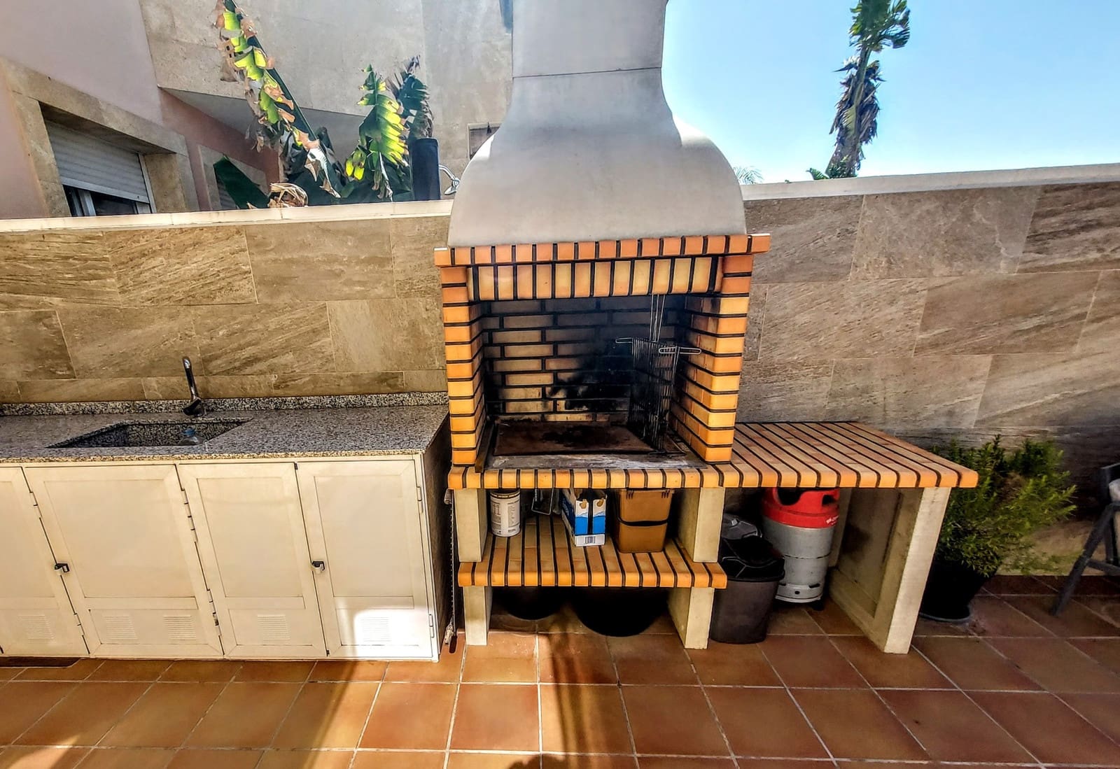 4 slaapkamer Villa te koop in La Pobla de Vallbona met zwembad - € 510.000 (Ref: 9880657)