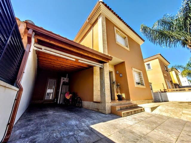 4 slaapkamer Villa te koop in La Pobla de Vallbona met zwembad - € 510.000 (Ref: 9880657)