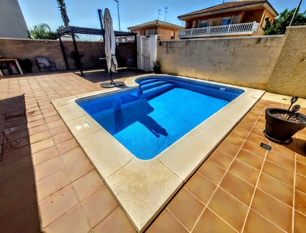 4 slaapkamer Villa te koop in La Pobla de Vallbona met zwembad - € 510.000 (Ref: 9880657)