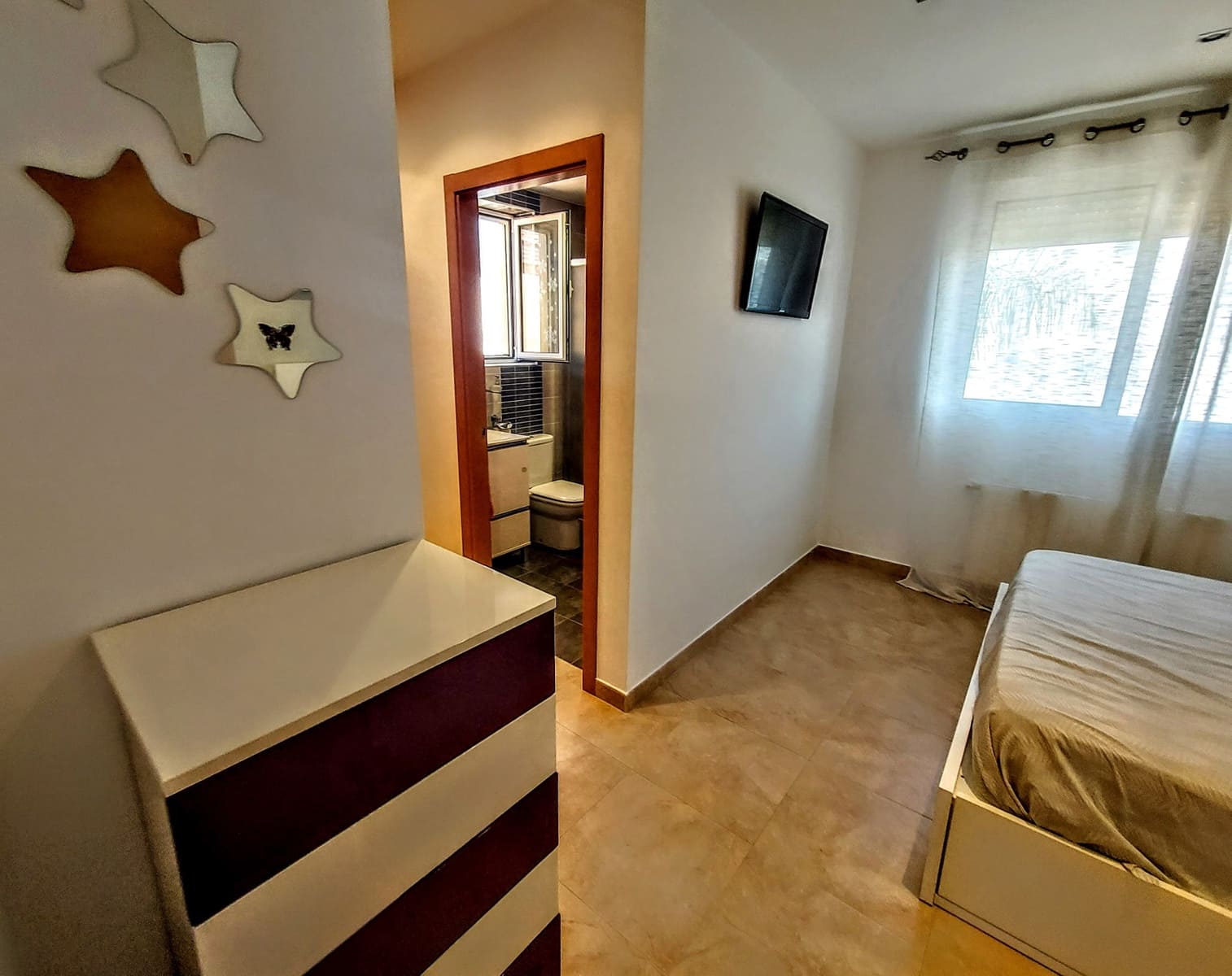 4 slaapkamer Villa te koop in La Pobla de Vallbona met zwembad - € 510.000 (Ref: 9880657)