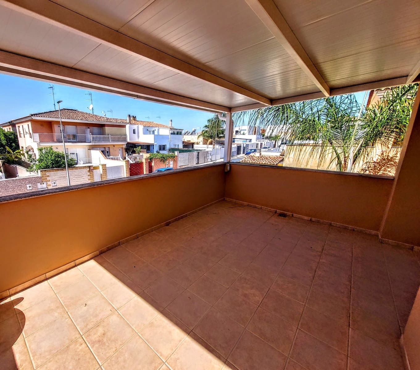 4 slaapkamer Villa te koop in La Pobla de Vallbona met zwembad - € 510.000 (Ref: 9880657)