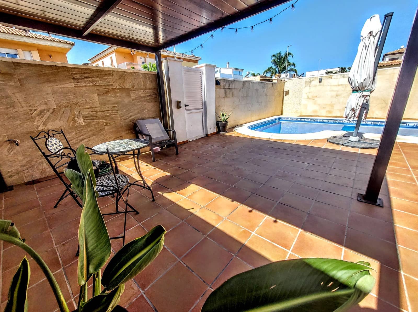 4 slaapkamer Villa te koop in La Pobla de Vallbona met zwembad - € 510.000 (Ref: 9880657)