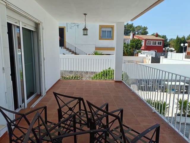 7 bedroom Villa for sale in Montserrat - € 357,000 (Ref: 9884198)