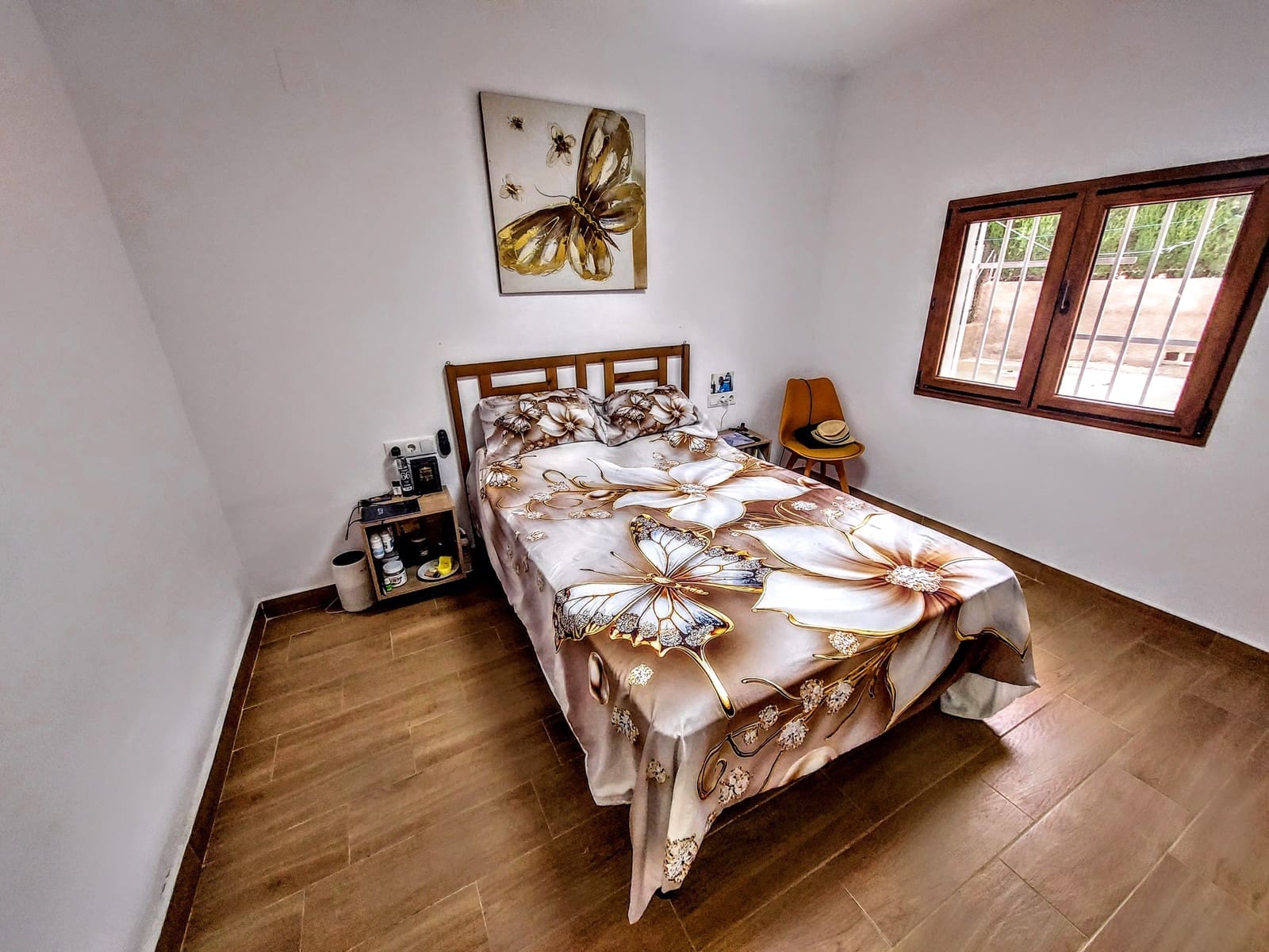 4 bedroom Villa for sale in Montserrat with pool - € 200,000 (Ref: 9889917)