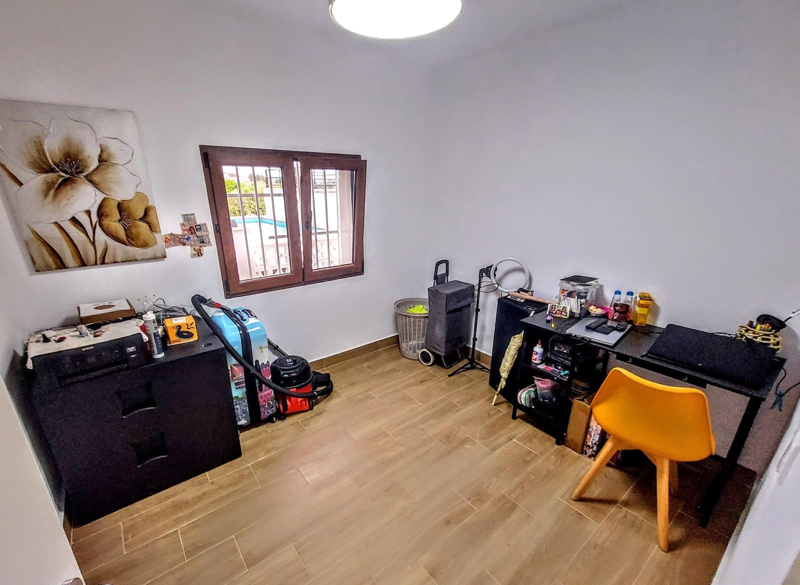 4 bedroom Villa for sale in Montserrat with pool - € 200,000 (Ref: 9889917)