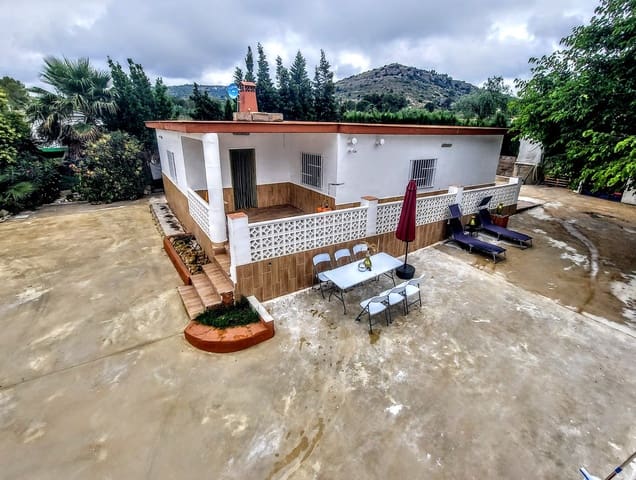 4 bedroom Villa for sale in Montserrat with pool - € 200,000 (Ref: 9889917)