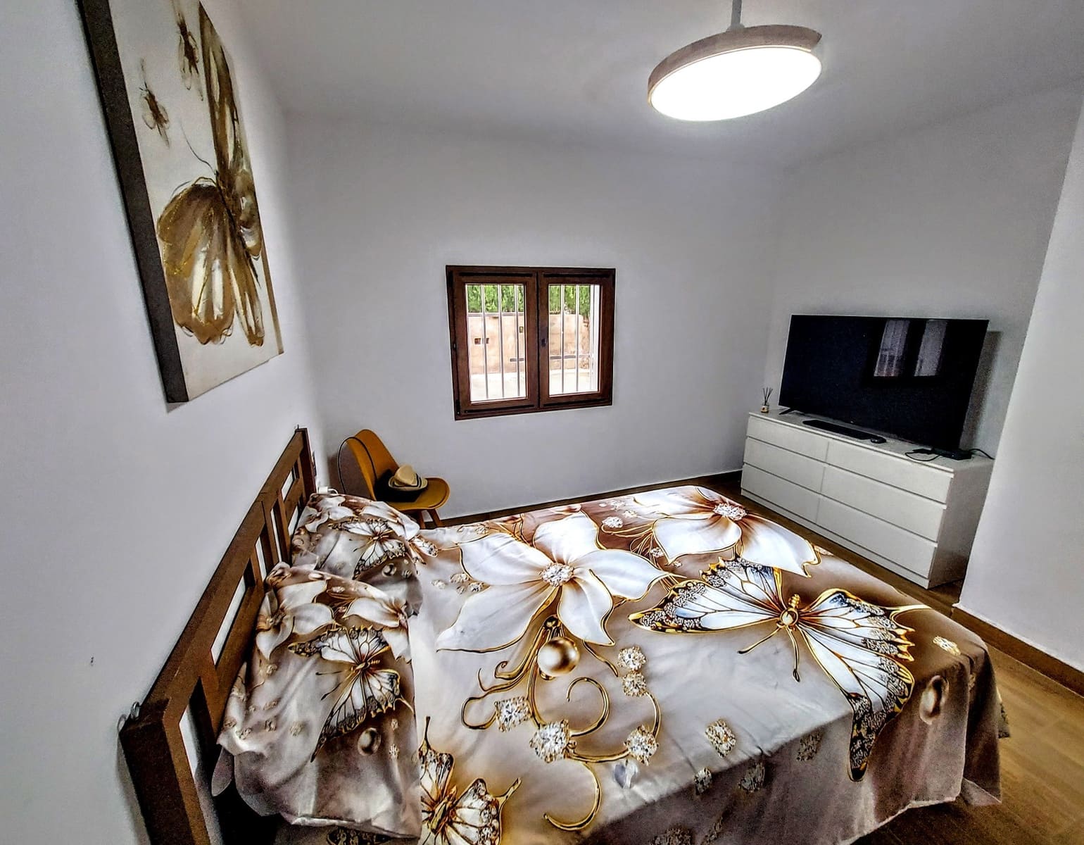 4 bedroom Villa for sale in Montserrat with pool - € 200,000 (Ref: 9889917)