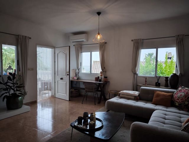 3 bedroom Villa for sale in Montroy with pool - € 289,000 (Ref: 9893808)