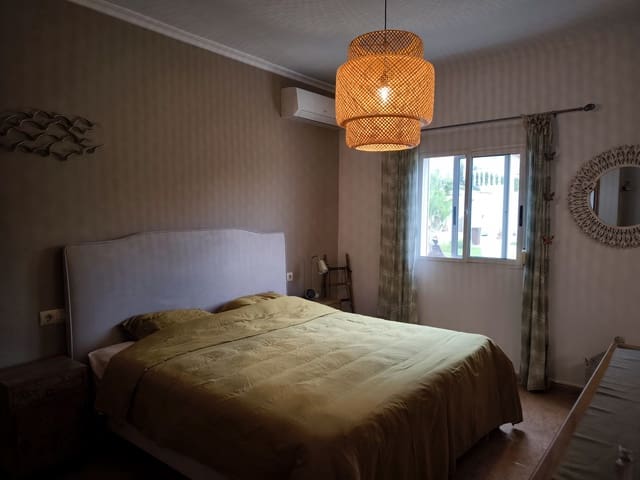 3 bedroom Villa for sale in Montroy with pool - € 289,000 (Ref: 9893808)