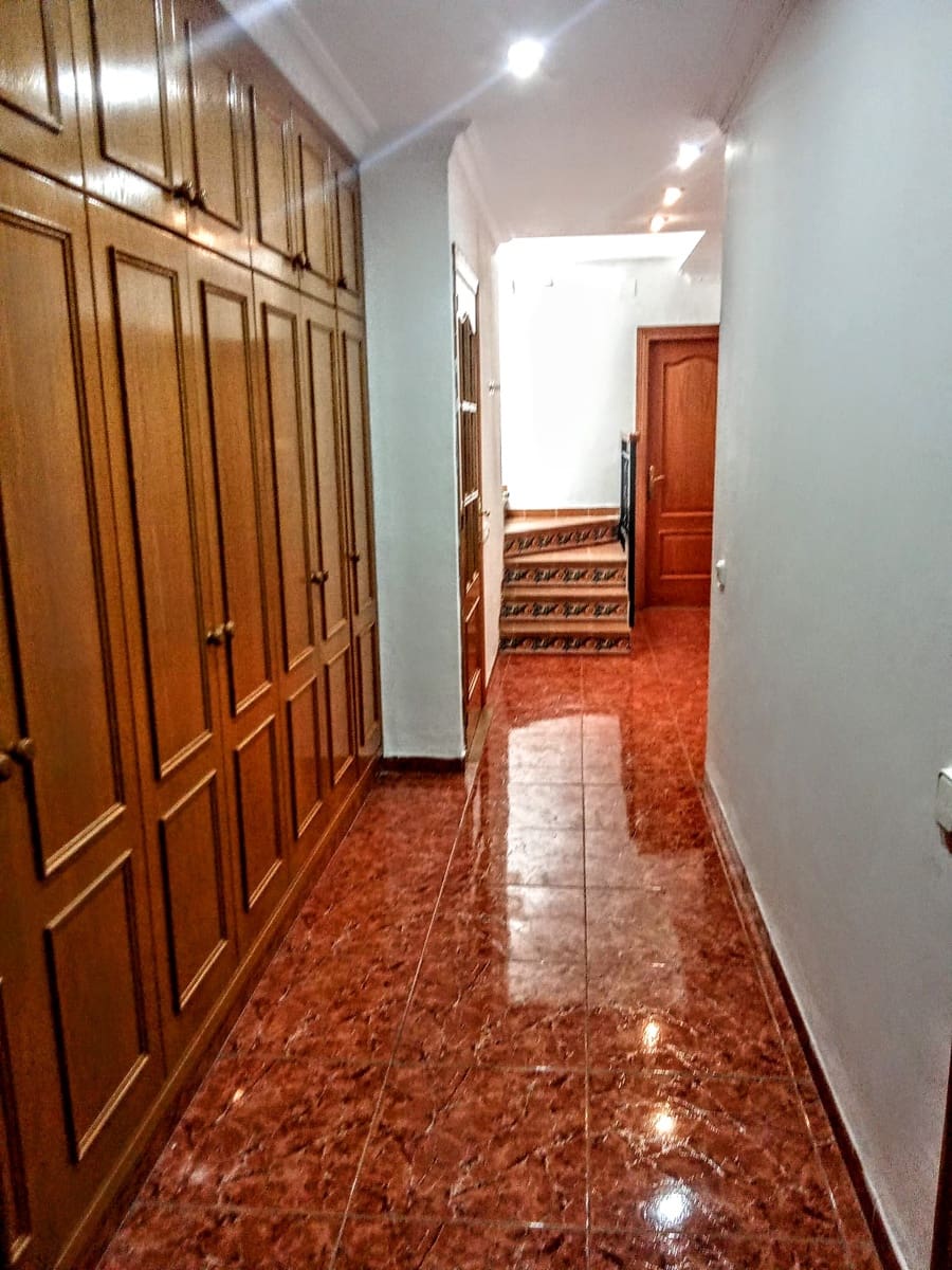 5 bedroom Townhouse for sale in Albalat dels Tarongers - € 249,000 (Ref: 9893809)