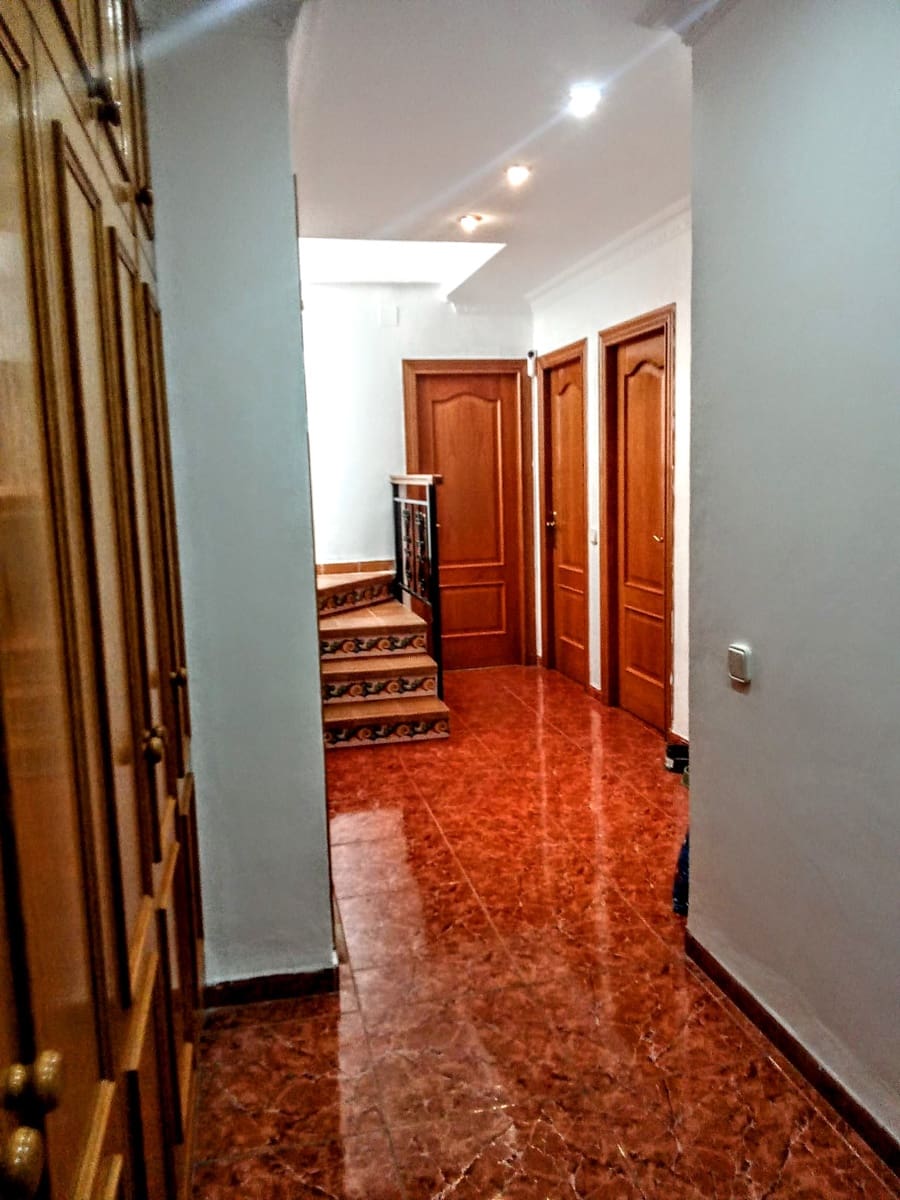 5 bedroom Townhouse for sale in Albalat dels Tarongers - € 249,000 (Ref: 9893809)