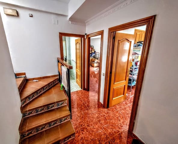 5 bedroom Townhouse for sale in Albalat dels Tarongers - € 249,000 (Ref: 9893809)