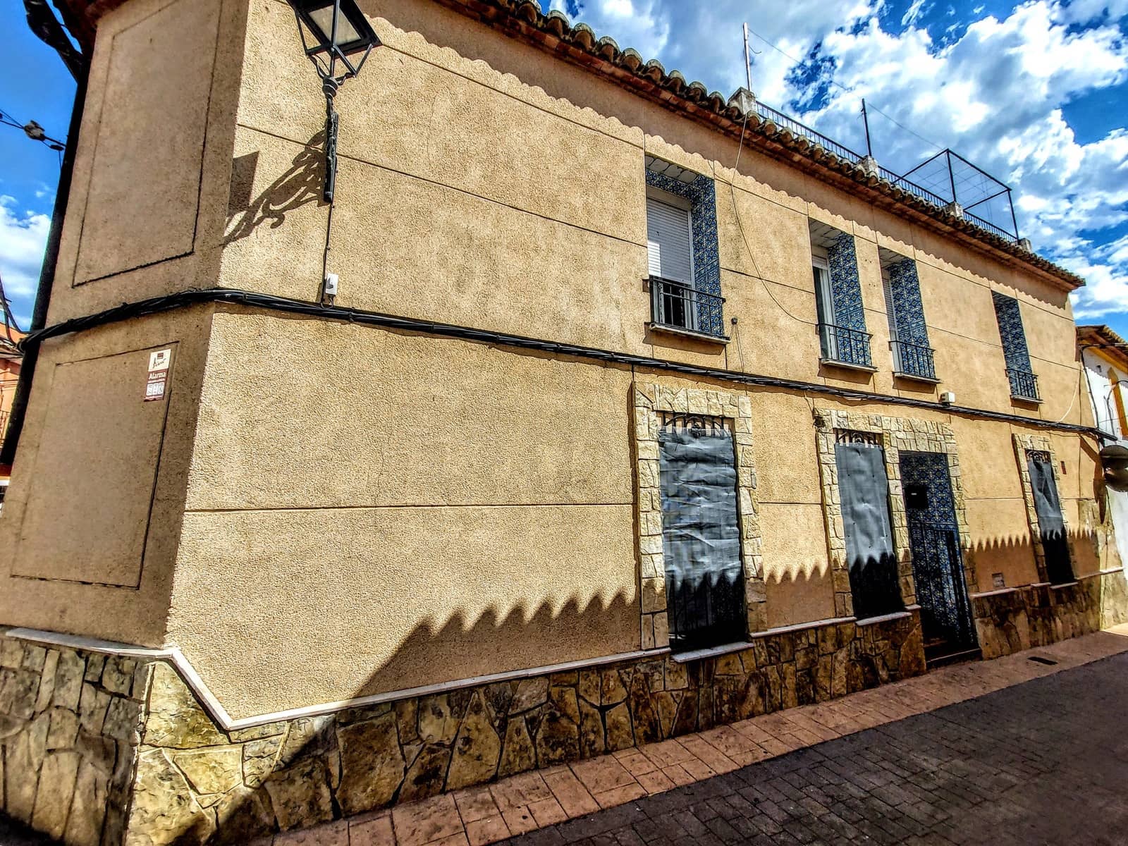 5 bedroom Townhouse for sale in Albalat dels Tarongers - € 249,000 (Ref: 9893809)