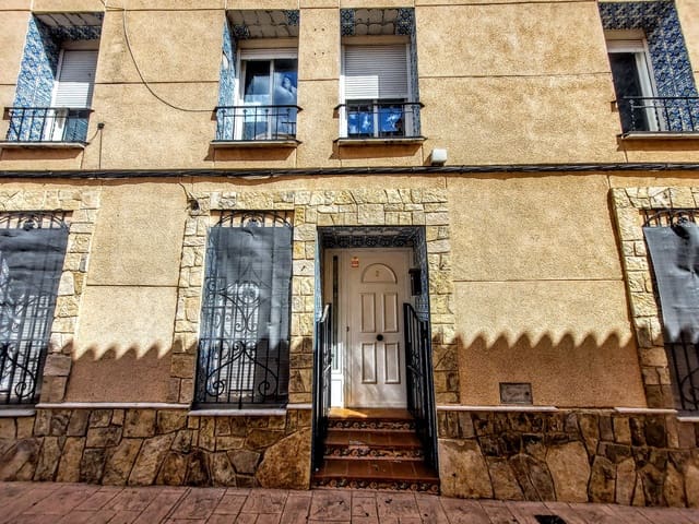 5 bedroom Townhouse for sale in Albalat dels Tarongers - € 249,000 (Ref: 9893809)