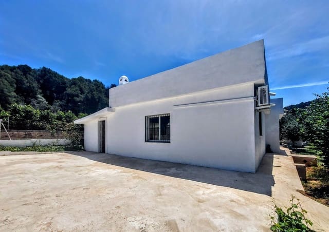 3 slaapkamer Villa te koop in Alzira met zwembad - € 285.000 (Ref: 9903868)