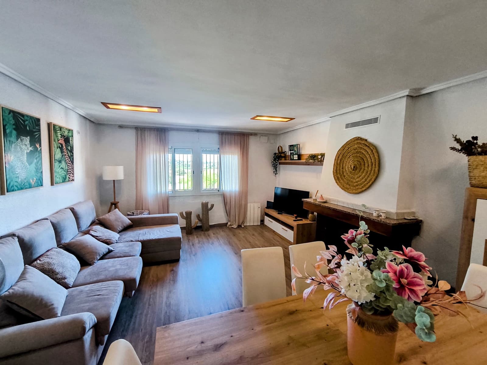 3 bedroom Villa for sale in Chiva with pool - € 279,000 (Ref: 9910102)