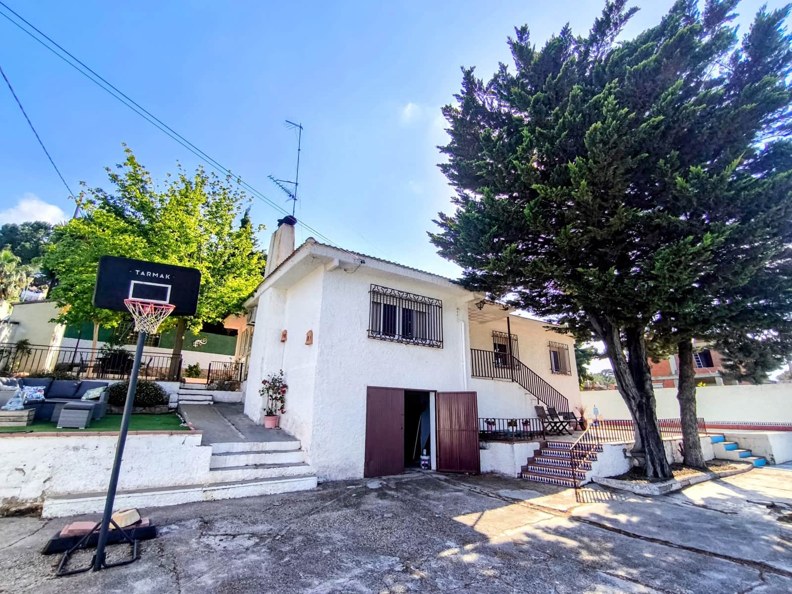 3 bedroom Villa for sale in Chiva with pool - € 279,000 (Ref: 9910102)