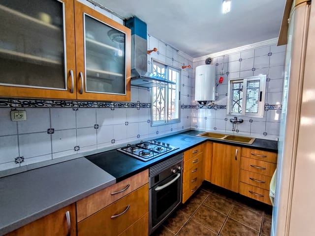 3 makuuhuone Huvila myytävänä paikassa Montroy mukana uima-altaan - 180 000 € (Ref: 9910103)