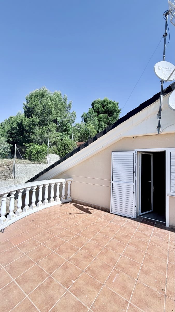 3 soveværelse Villa til salg i Torrent med swimmingpool - € 420.000 (Ref: 9915312)