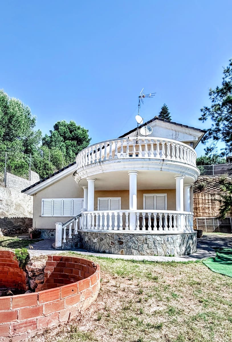 3 soveværelse Villa til salg i Torrent med swimmingpool - € 420.000 (Ref: 9915312)