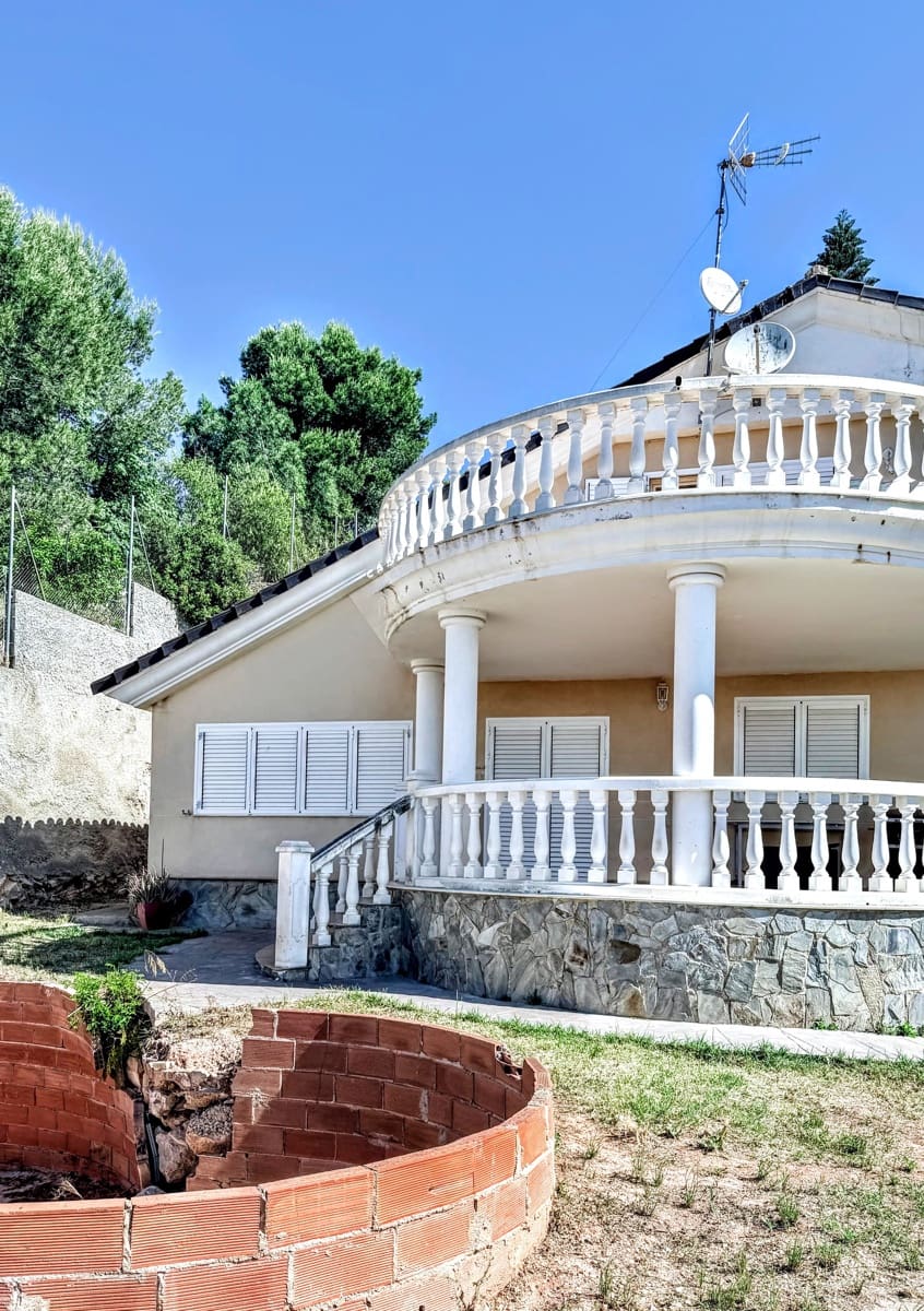 3 soveværelse Villa til salg i Torrent med swimmingpool - € 420.000 (Ref: 9915312)