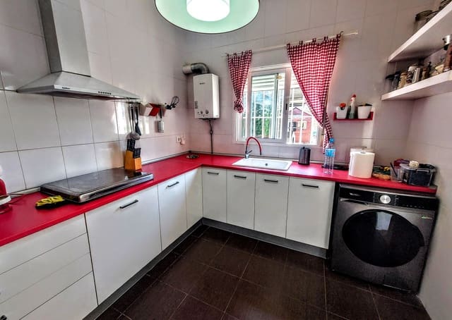 3 soveværelse Villa til salg i Montserrat med swimmingpool - € 159.000 (Ref: 9941790)