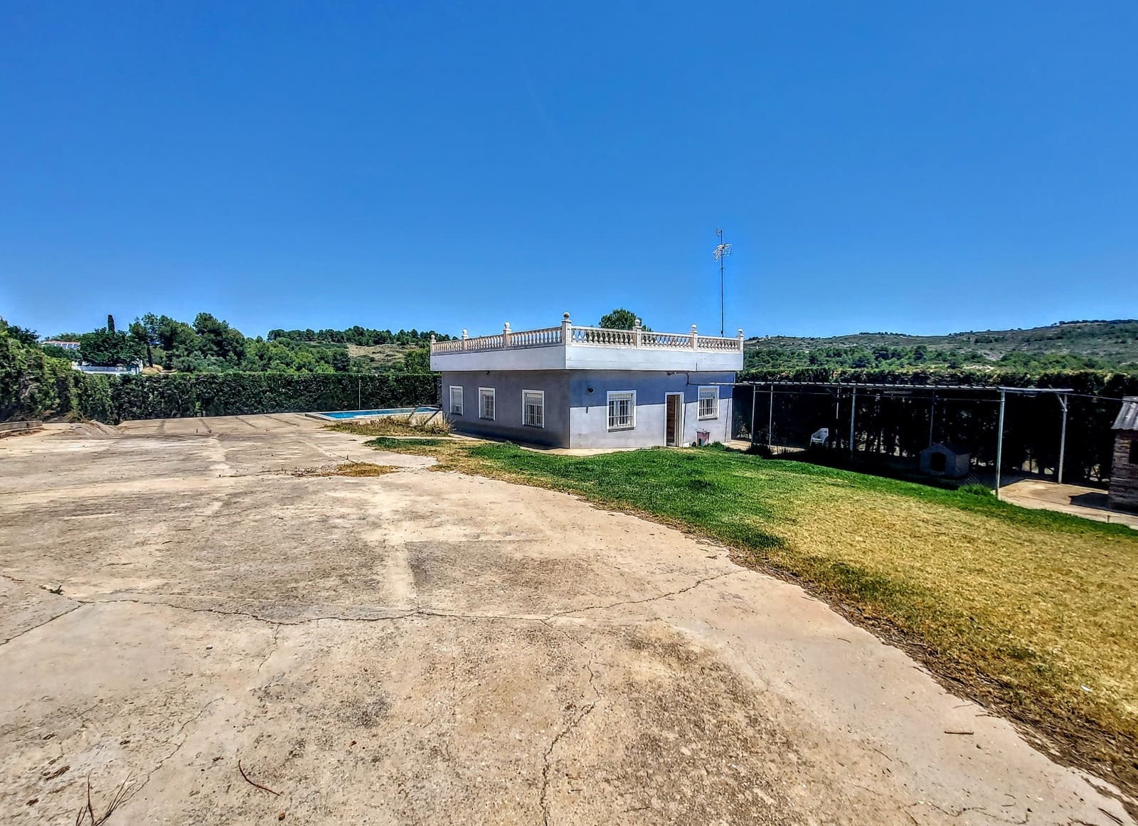 3 soveværelse Villa til salg i Montserrat med swimmingpool - € 159.000 (Ref: 9941790)