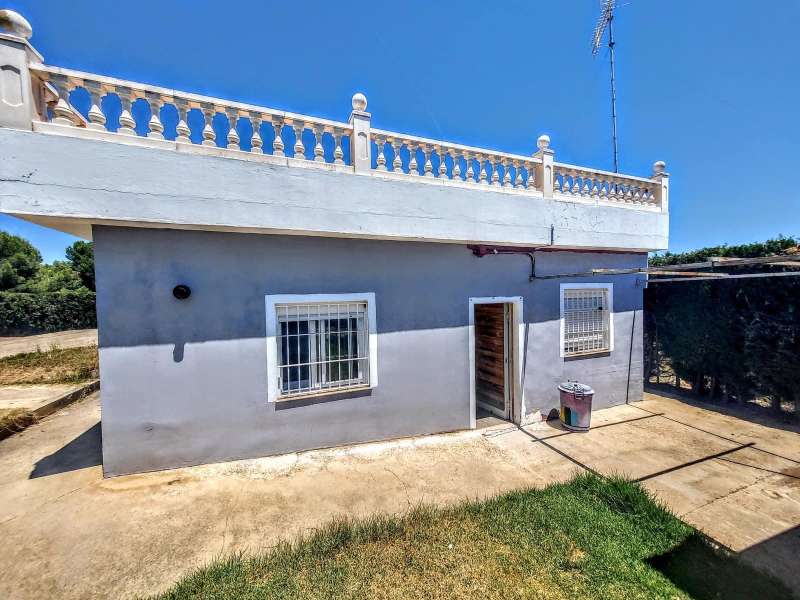 3 soveværelse Villa til salg i Montserrat med swimmingpool - € 159.000 (Ref: 9941790)