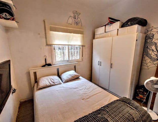 3 soveværelse Villa til salg i Montserrat med swimmingpool - € 159.000 (Ref: 9941790)