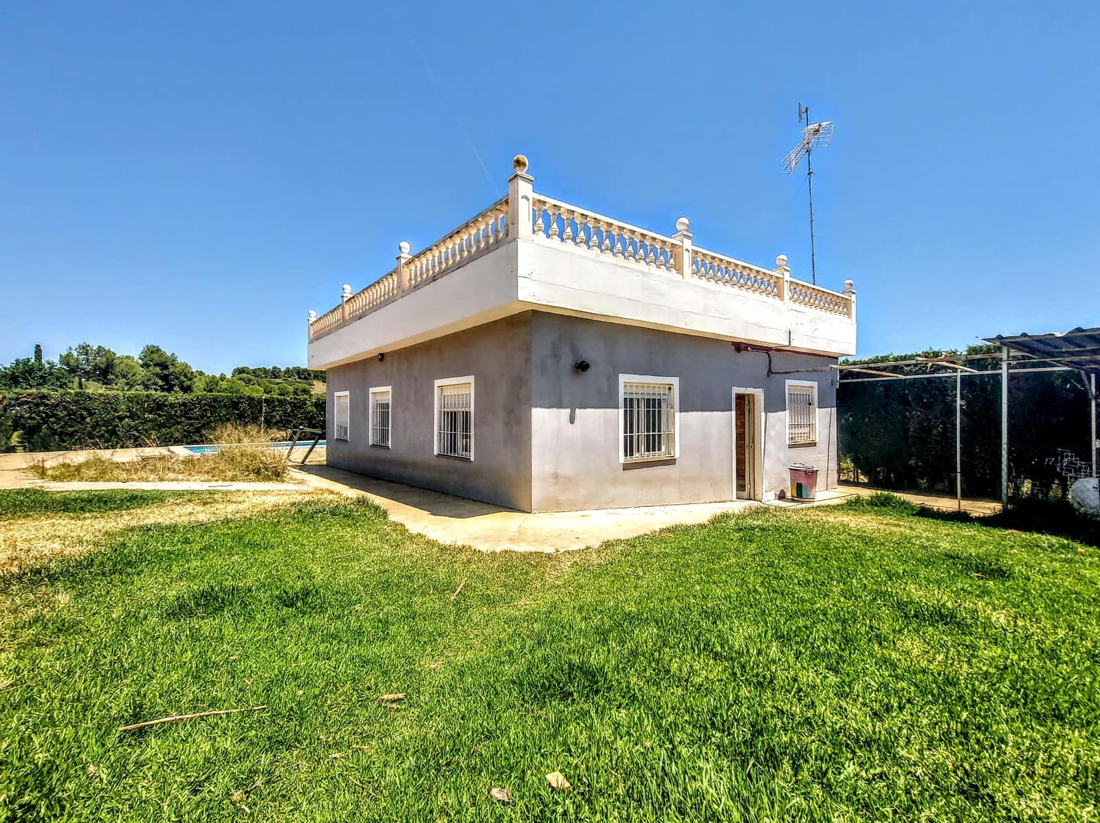 3 soveværelse Villa til salg i Montserrat med swimmingpool - € 159.000 (Ref: 9941790)
