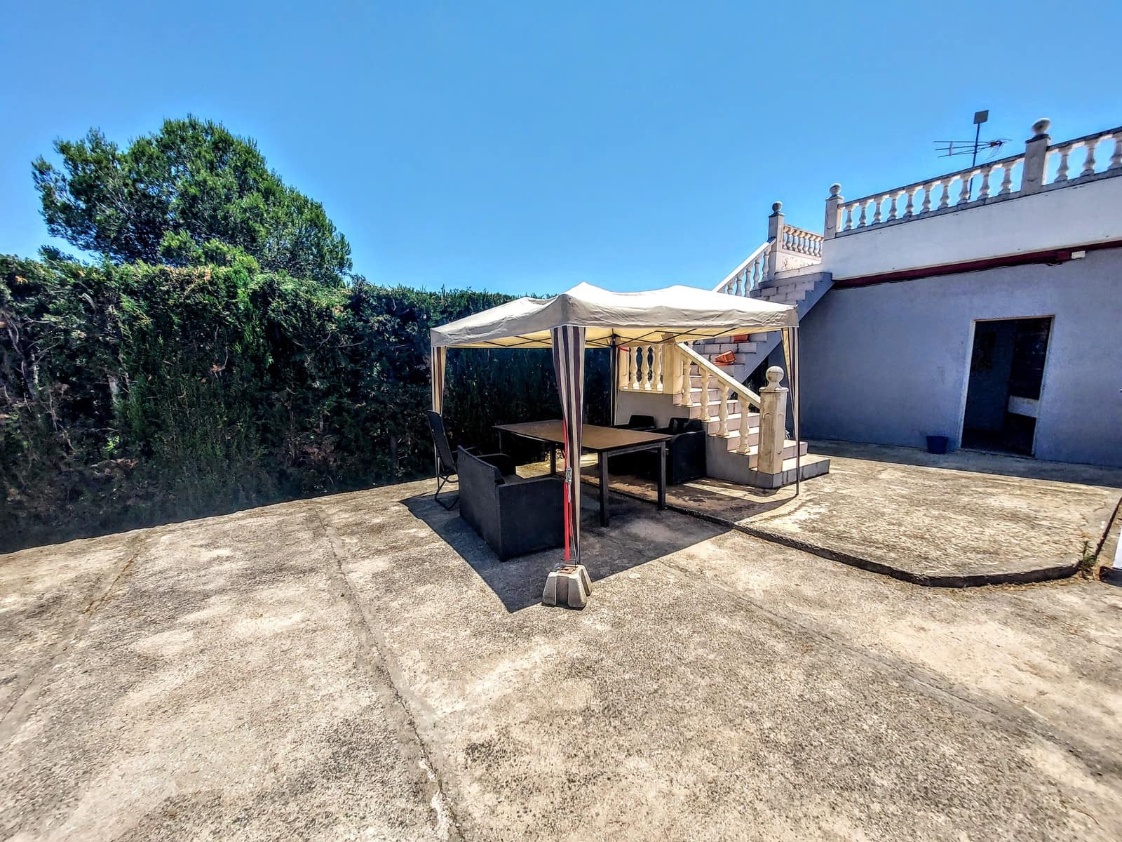 3 soveværelse Villa til salg i Montserrat med swimmingpool - € 159.000 (Ref: 9941790)