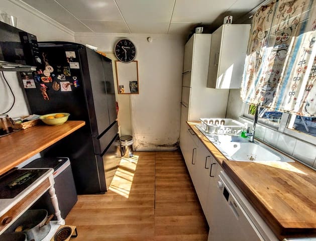 3 soveværelse Villa til salg i Montserrat med swimmingpool garage - € 189.000 (Ref: 9945307)
