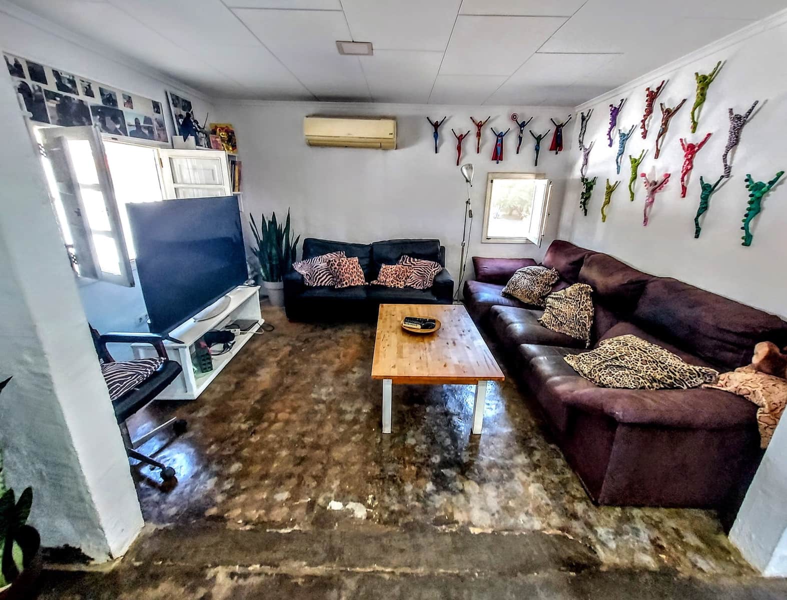 3 soveværelse Villa til salg i Montserrat med swimmingpool garage - € 189.000 (Ref: 9945307)