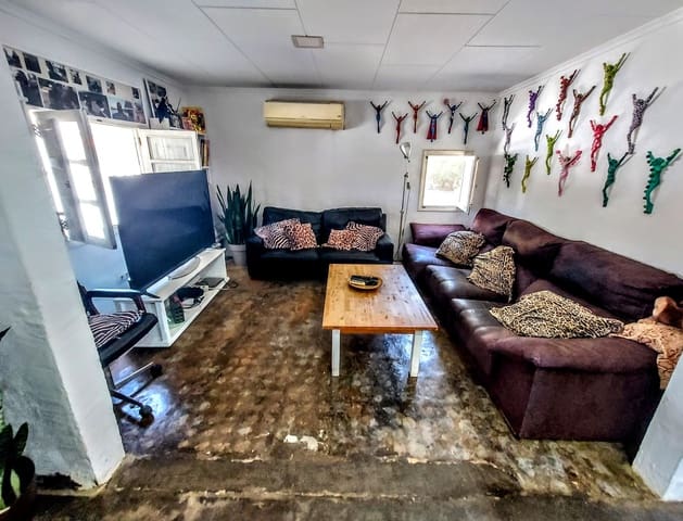 3 soveværelse Villa til salg i Montserrat med swimmingpool garage - € 189.000 (Ref: 9945307)