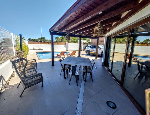 3 soverom Villa til salgs i Marchuquera, Gandia med svømmebasseng garasje - € 649 000 (Ref: 9947353)