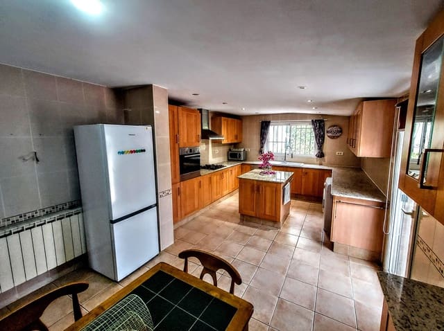 3 makuuhuone Huvila myytävänä paikassa Vilamarxant / Villamarchante mukana uima-altaan 
autotalli - 265 000 € (Ref: 9952007)