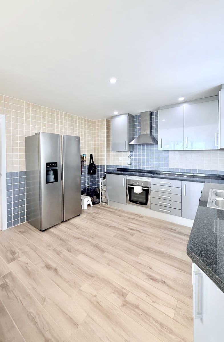 3 soverom Villa til salgs i Torrent med svømmebasseng garasje - € 579 000 (Ref: 9964790)