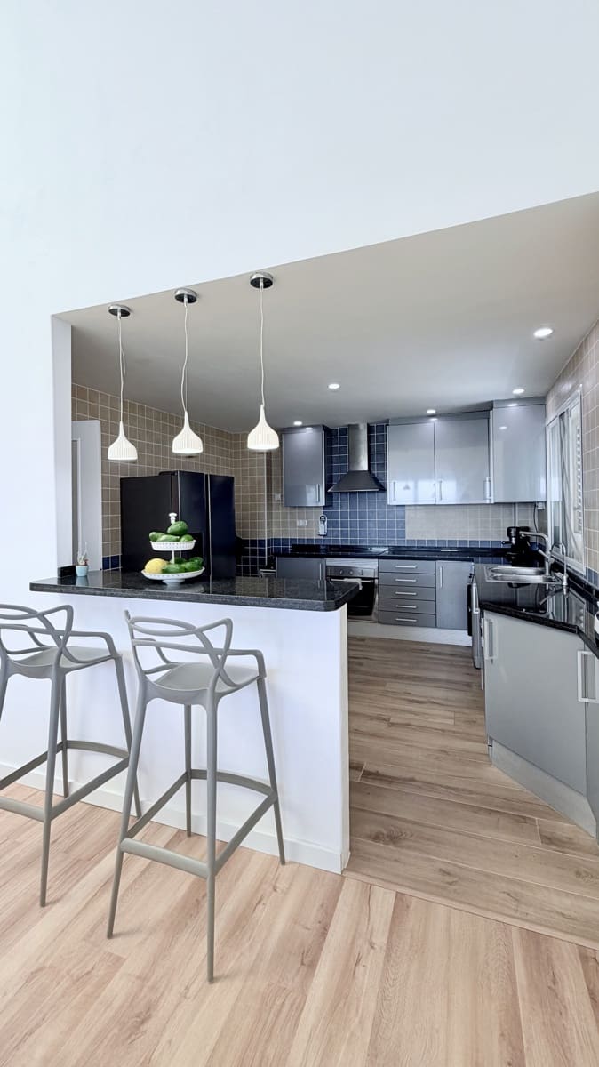 3 soverom Villa til salgs i Torrent med svømmebasseng garasje - € 579 000 (Ref: 9964790)