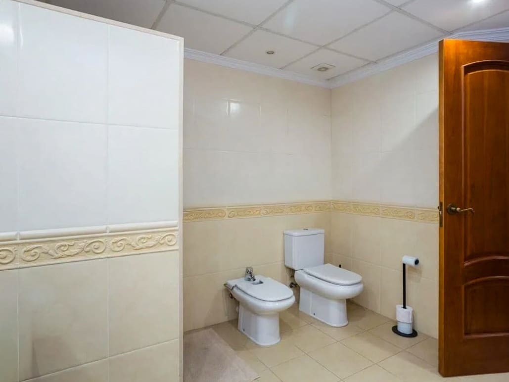 7 soverom Villa til salgs i Almoines med garasje - € 570 000 (Ref: 9974909)