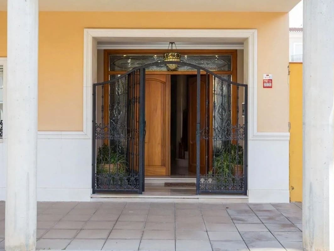 7 soverom Villa til salgs i Almoines med garasje - € 570 000 (Ref: 9974909)
