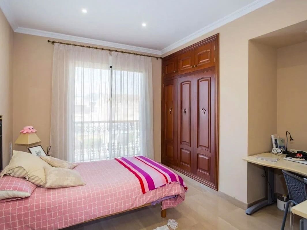 7 soverom Villa til salgs i Almoines med garasje - € 570 000 (Ref: 9974909)