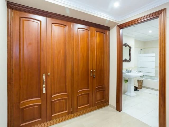 7 soverom Villa til salgs i Almoines med garasje - € 570 000 (Ref: 9974909)