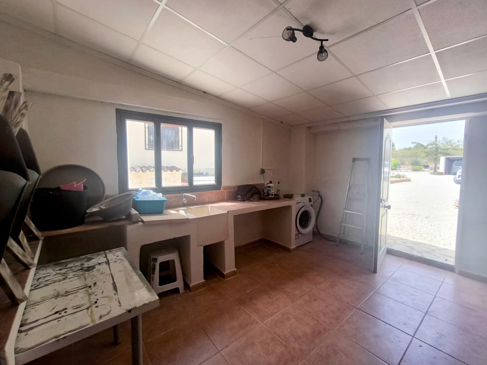 6 soveværelse Villa til salg i Ontinyent med swimmingpool garage - € 349.000 (Ref: 9981847)