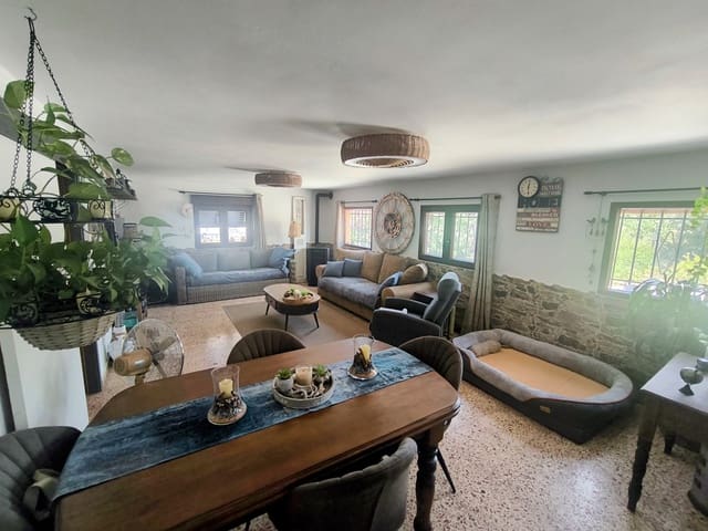6 soveværelse Villa til salg i Ontinyent med swimmingpool garage - € 349.000 (Ref: 9981847)
