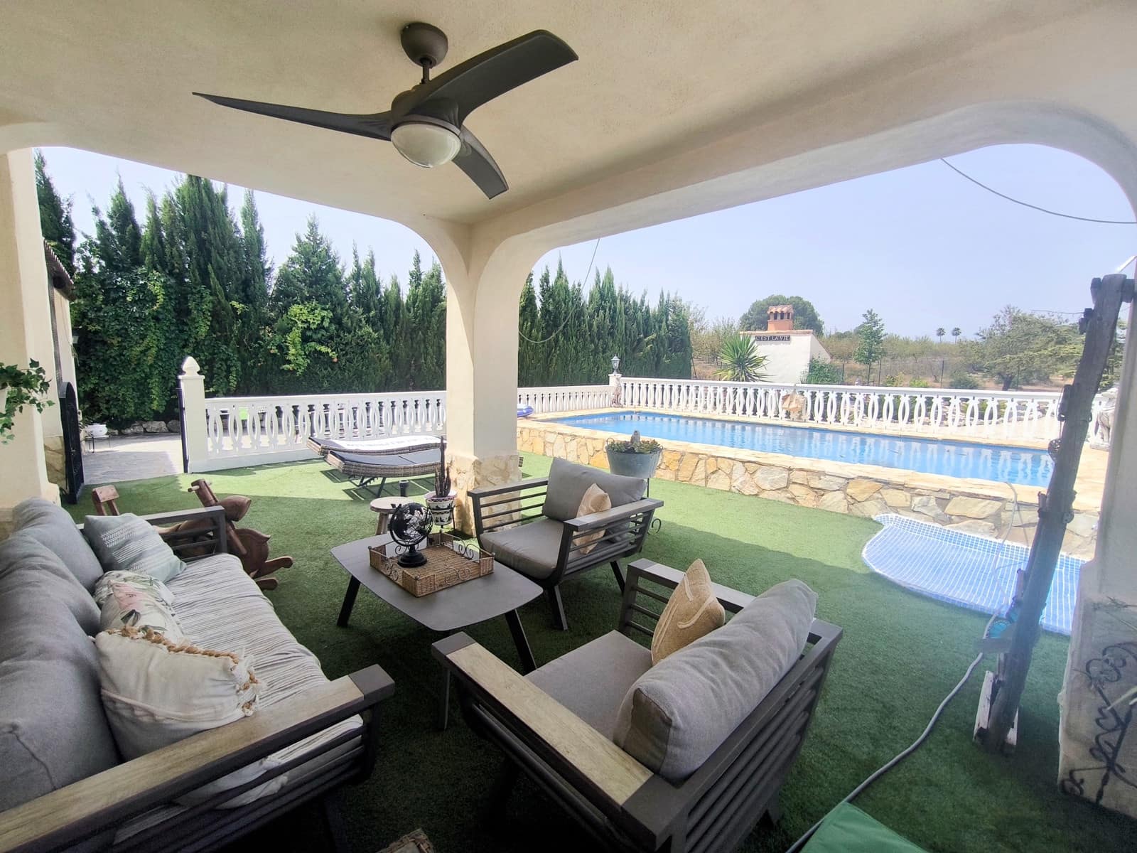 6 soveværelse Villa til salg i Ontinyent med swimmingpool garage - € 349.000 (Ref: 9981847)