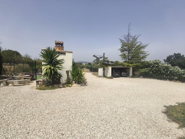 6 soveværelse Villa til salg i Ontinyent med swimmingpool garage - € 349.000 (Ref: 9981847)