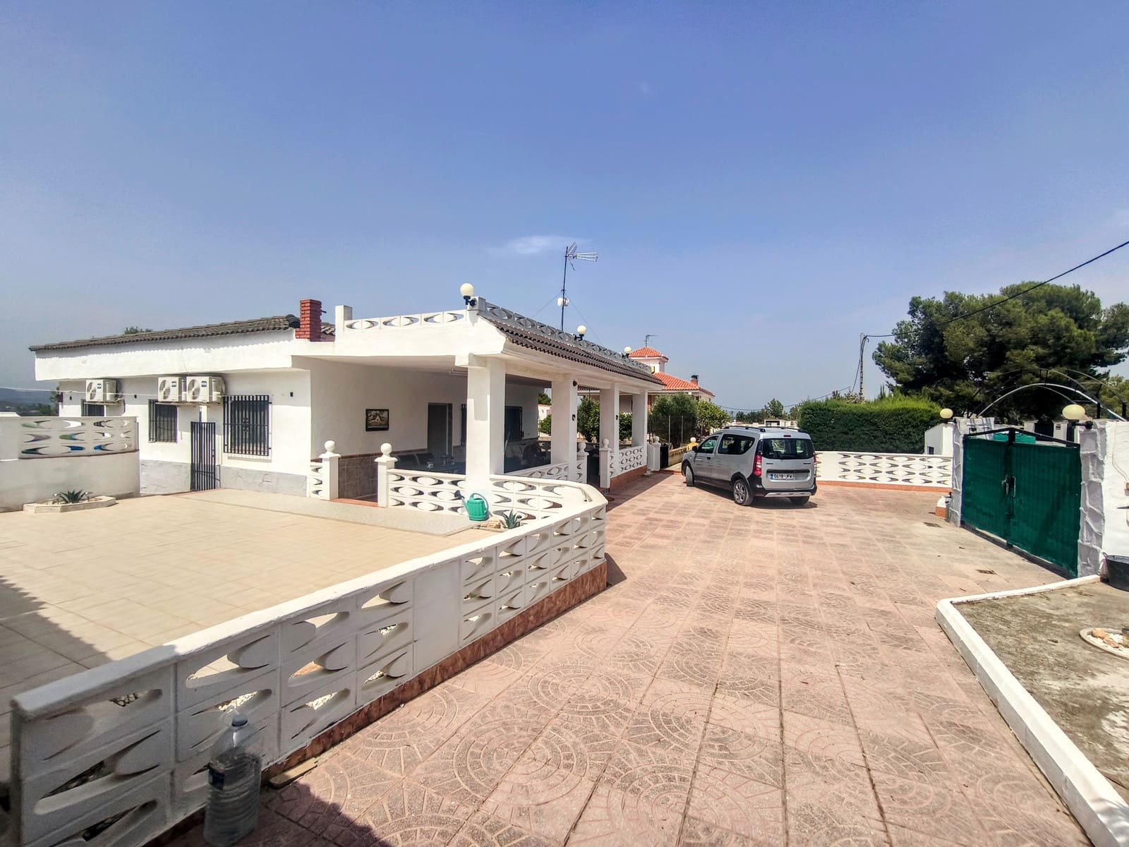 4 chambre Villa/Maison à vendre à Pedralba avec piscine garage - 215 000 € (Ref: 9981848)