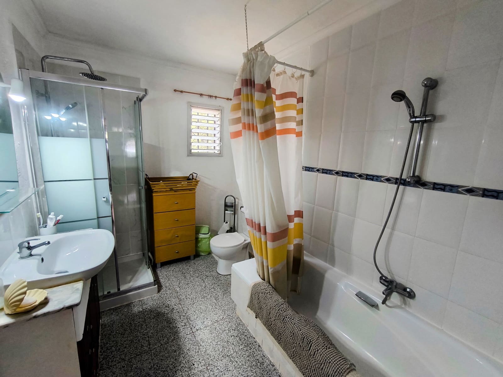 4 chambre Villa/Maison à vendre à Pedralba avec piscine garage - 215 000 € (Ref: 9981848)
