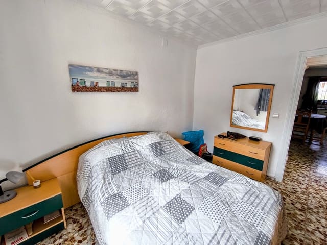 4 quarto Moradia para venda em Pedralba com piscina garagem - 215 000 € (Ref: 9981848)