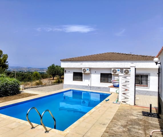 4 quarto Moradia para venda em Pedralba com piscina garagem - 215 000 € (Ref: 9981848)